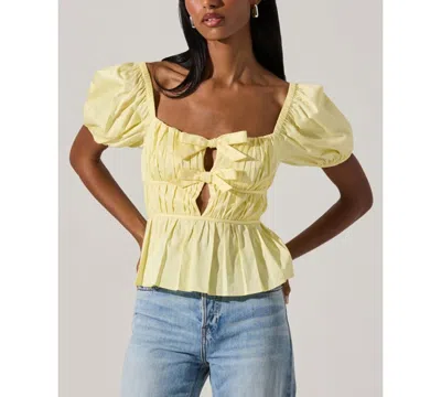 ASTR WOMEN'S SMOCKED BOW-FRONT TOP