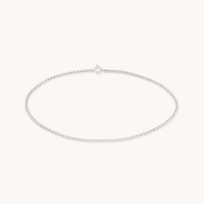 Astrid &amp; Miyu Chelsea Chain Anklet In Solid White Gold In Metallic