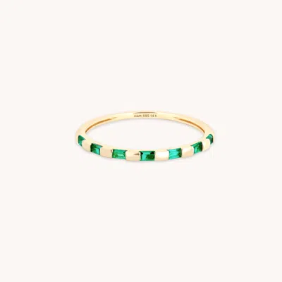 Astrid &amp; Miyu Emerald Baguette Band Ring In Solid Gold