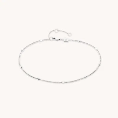 Astrid &amp; Miyu Essential Beaded Chain Anklet In White
