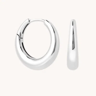 Astrid &amp; Miyu Graduated Hoops In Silver In Metallic