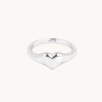 Astrid &amp; Miyu Heart Signet Ring In Metallic