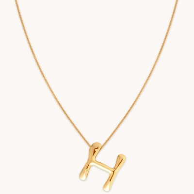Astrid &amp; Miyu Initial Pendant Necklace H In Gold