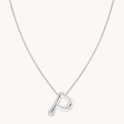 Astrid &amp; Miyu Initial Pendant Necklace P In Silver In Metallic