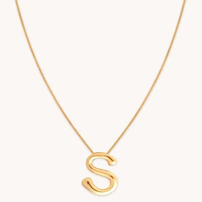 Astrid &amp; Miyu Initial Pendant Necklace S In Gold