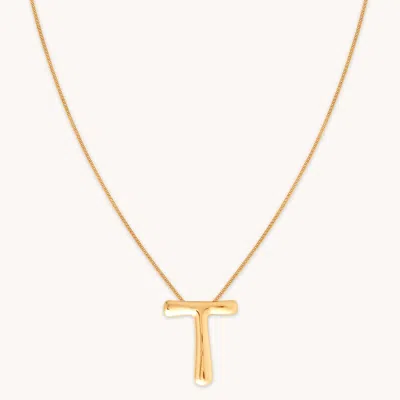 Astrid &amp; Miyu Initial Pendant Necklace T In Gold