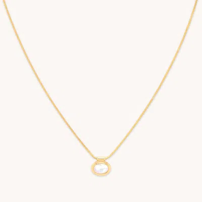 Astrid &amp; Miyu Mop Pendant Necklace In Gold