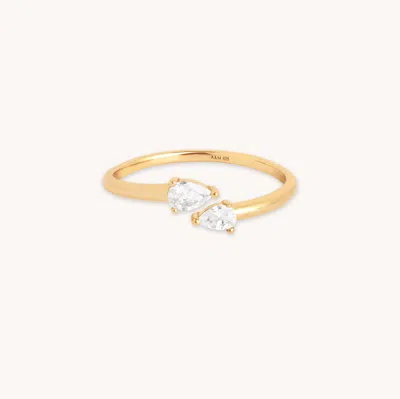 Astrid &amp; Miyu Pear Cluster Ring In Gold