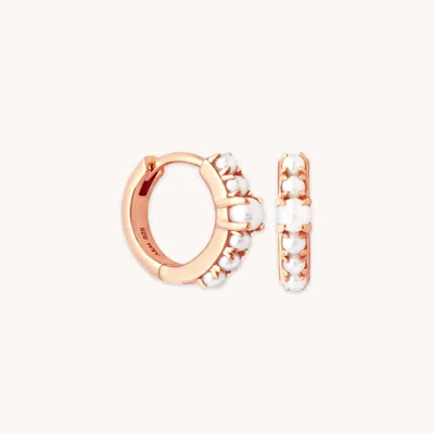 Astrid &amp; Miyu Radiant Pearl Huggies In Rose Gold