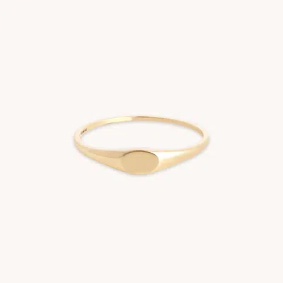 Astrid &amp; Miyu Signet Ring In Solid Gold