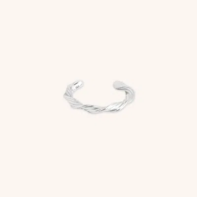 Astrid &amp; Miyu Twist Ear Cuff In Metallic