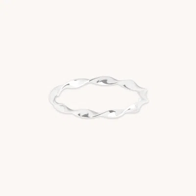 Astrid &amp; Miyu Twist Ring In Metallic