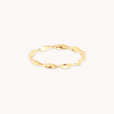 Astrid &amp; Miyu Twist Ring In Gold