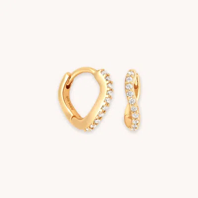 Astrid &amp; Miyu Wave Crystal Huggies In Gold