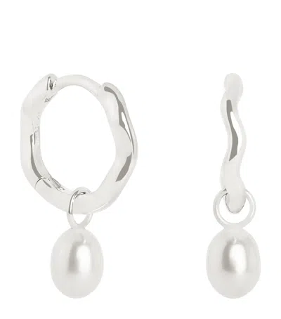 Astrid & Miyu White Gold And Pearl Wave Huggie Earrings In Yellow