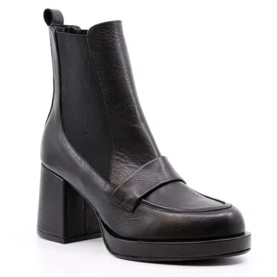Ateliers Dalton Heeled Boot In Black