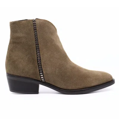 Ateliers Women's Delman Suede Boots In Taupe In Grey