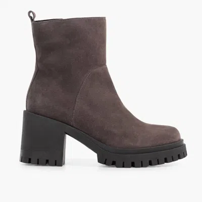 Ateliers Women's Skoal Boots In Grey In Animal Print