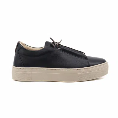 Ateliers Women's Versa Leather Sneaker In Black