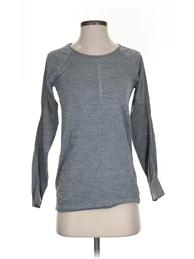 Pre-owned Athleta 3/4 Sleeve T-shirt In Gray