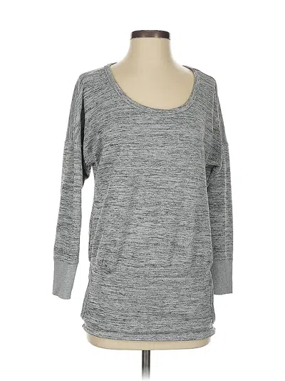Pre-owned Athleta 3/4 Sleeve T-shirt In Gray