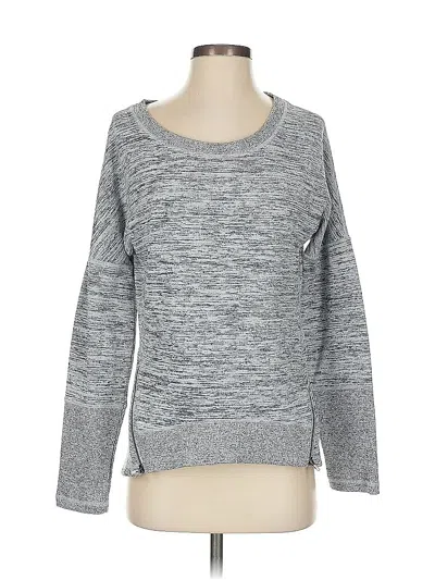 Pre-owned Athleta 3/4 Sleeve T-shirt In Gray