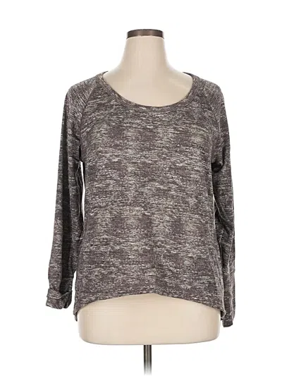 Pre-owned Athleta 3/4 Sleeve T-shirt In Gray