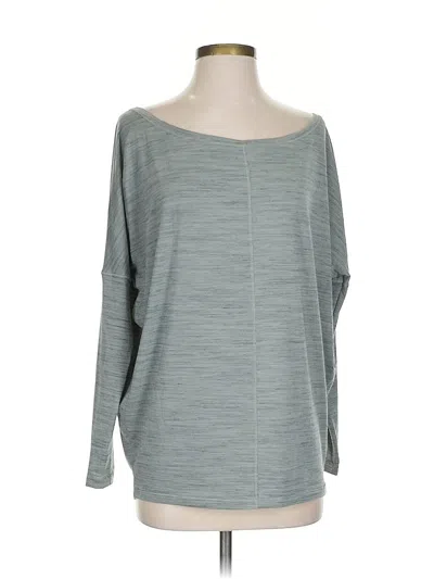 Pre-owned Athleta 3/4 Sleeve T-shirt In Green