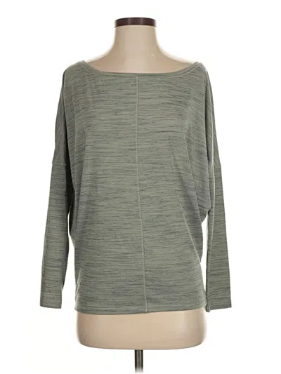 Pre-owned Athleta 3/4 Sleeve T-shirt In Gray