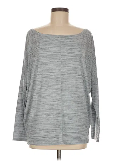 Pre-owned Athleta 3/4 Sleeve T-shirt In Gray