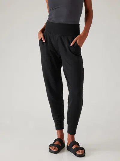 Athleta Coaster Luxe Jogger In Black