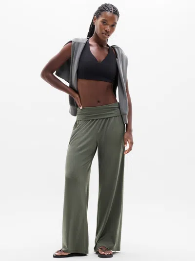 Athleta Dream Drape Mid Rise Pant In Jungle