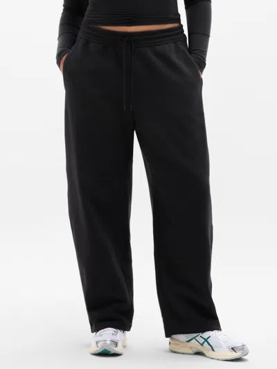 Athleta Forever Fleece Mid Rise Barrel Pant In Black