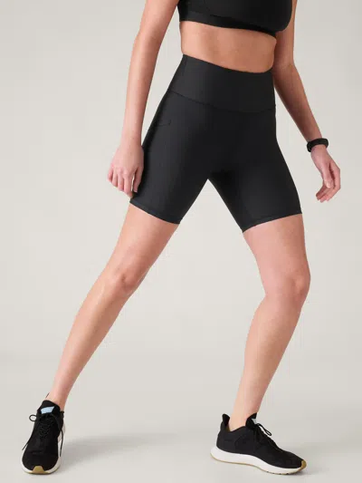 Athleta Interval Stash High Rise 7 Short In Black