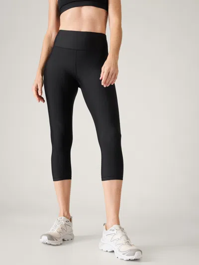 Athleta Interval Stash Capri In Black