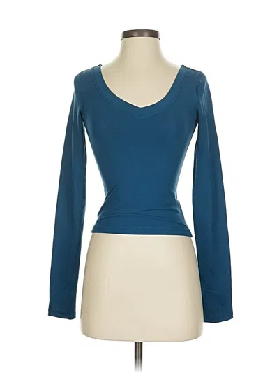 Pre-owned Athleta Long Sleeve T-shirt In Blue