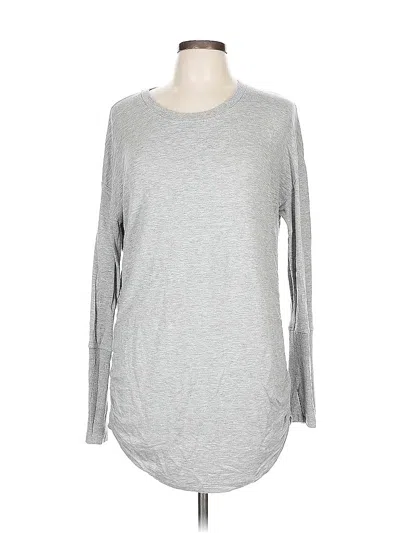 Pre-owned Athleta Long Sleeve T-shirt In Gray