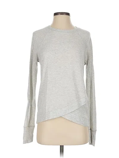 Pre-owned Athleta Long Sleeve T-shirt In Gray