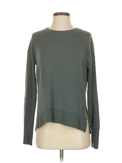 Pre-owned Athleta Long Sleeve T-shirt In Green