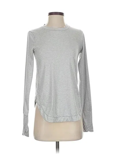 Pre-owned Athleta Long Sleeve T-shirt In Silver