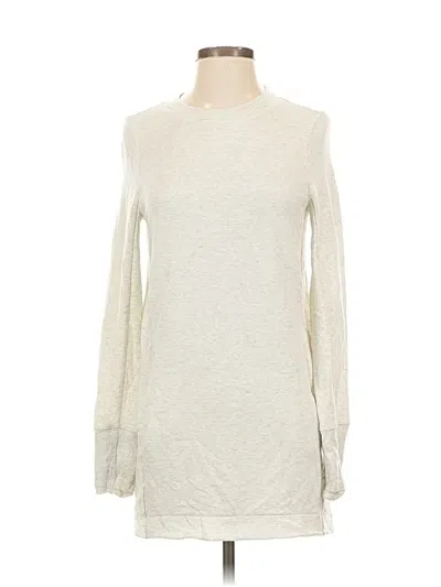 Pre-owned Athleta Long Sleeve T-shirt In White