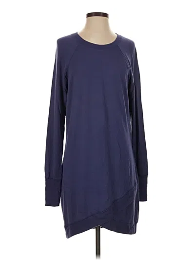 Pre-owned Athleta Long Sleeve T-shirt In Blue