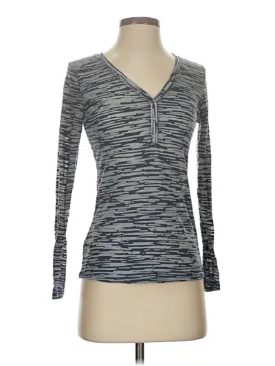 Pre-owned Athleta Long Sleeve T-shirt In Gray