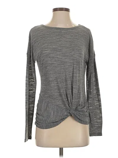 Pre-owned Athleta Long Sleeve T-shirt In Gray