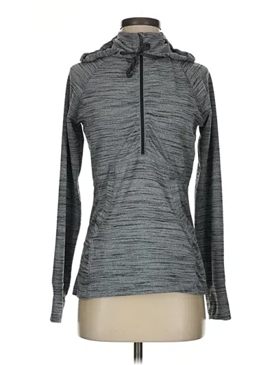 Pre-owned Athleta Long Sleeve T-shirt In Gray