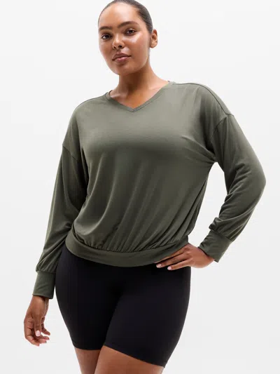 Athleta Move With Ease V-neck Top In Jungle