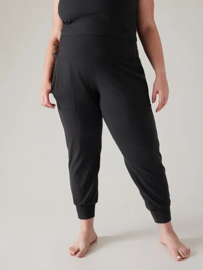 Athleta Salutation Jogger In Black