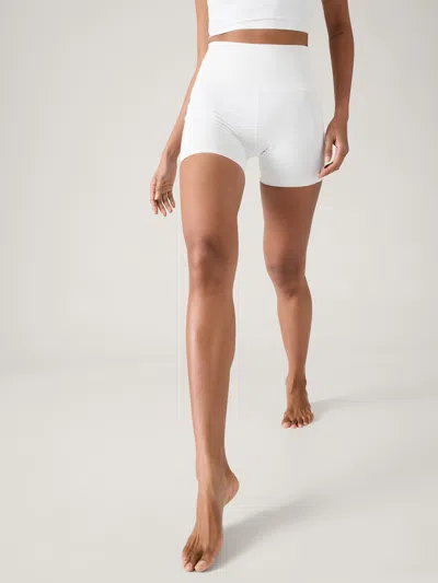 Athleta Salutation Stash High Rise 5 Short In Bright White