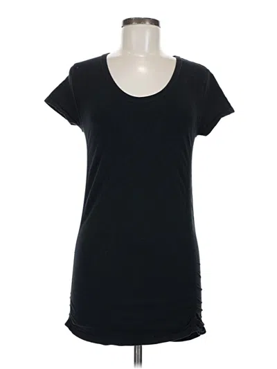 Pre-owned Athleta Short Sleeve T-shirt In Black