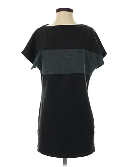 Pre-owned Athleta Short Sleeve T-shirt In Black